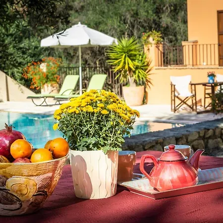 Villa Mastrogiannis Levanda *