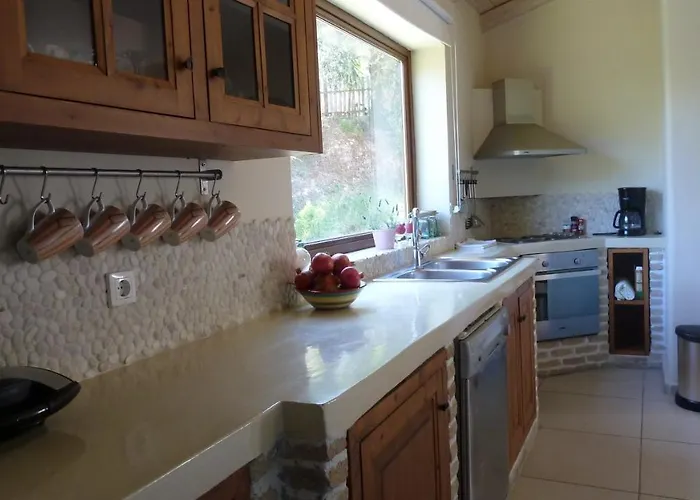 Mastrogiannis Levanda Willa *