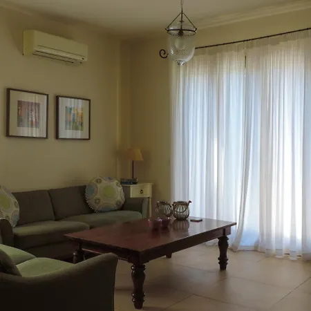 Villa Mastrogiannis Levanda *