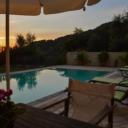 Villa Mastrogiannis Levanda *